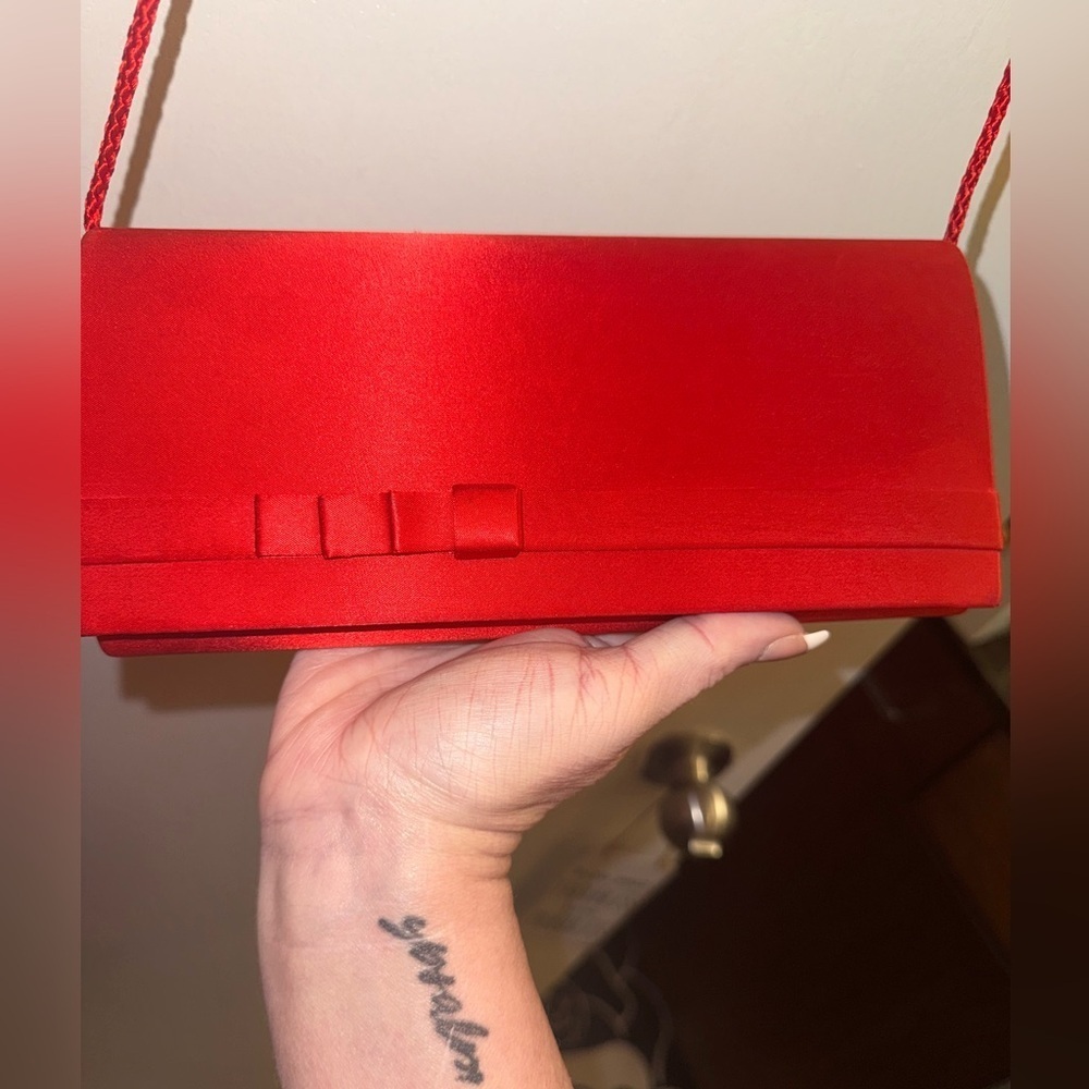 Beautiful Robinson Elegant Red Satin Evening bag with Bow Detail